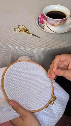 RIOLIS - Zweigart 18 ct White Aida 3428/100, 19.7x19.7 Cross Stitch