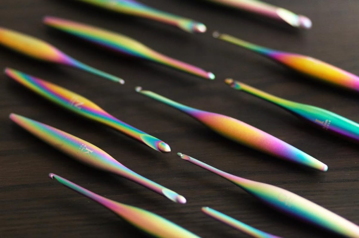 Furls Crochet Hook, Limited Edition Matte Aura Streamline Metal