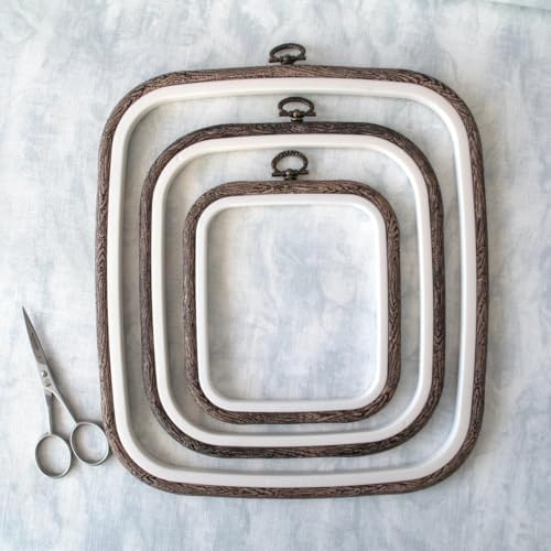 Nurge 3 Piece Embroidery Hoop Set Imitated Wood Display Frame, Plastic