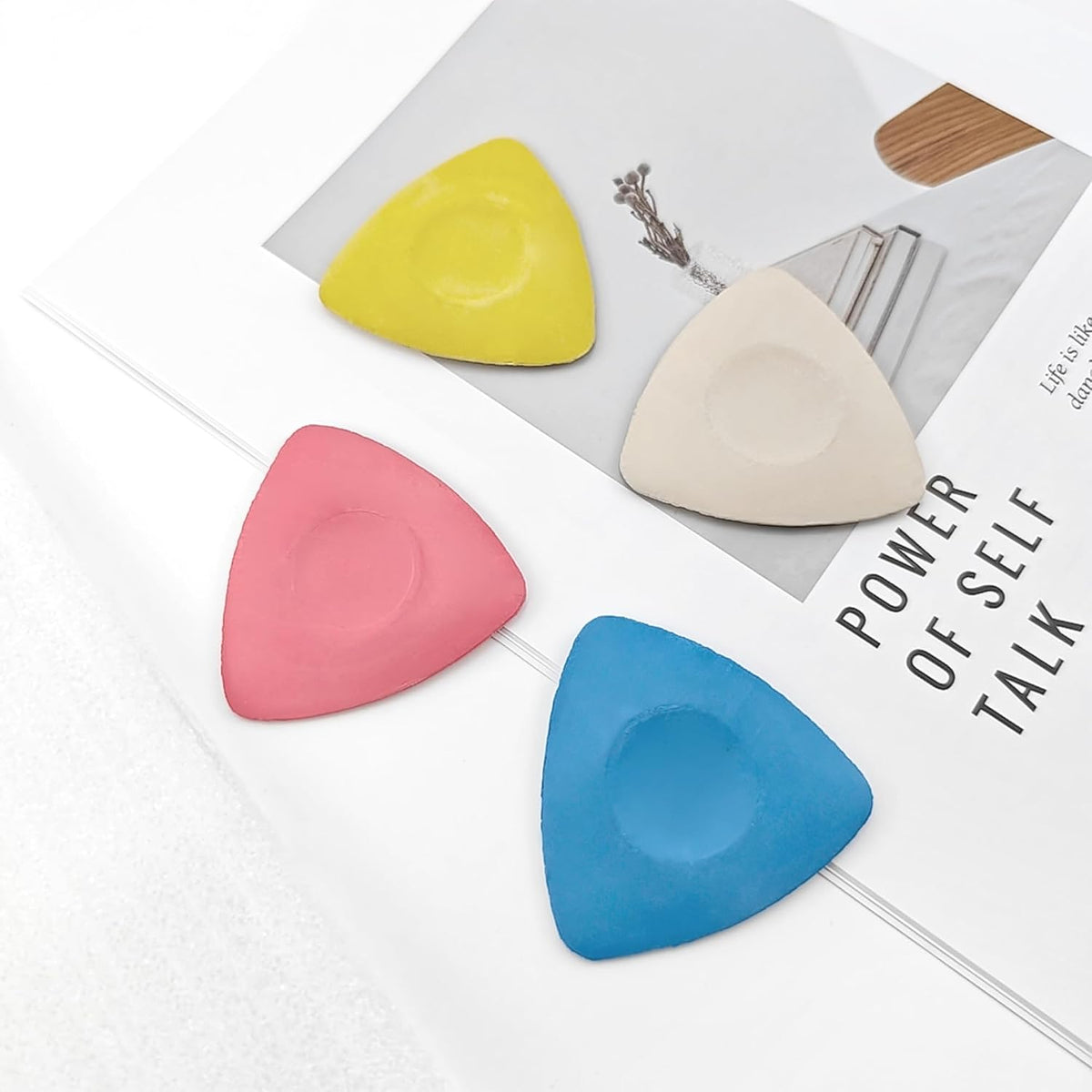 BlingKingdom 4 PCS Tailor Chalks, Triangle Sewing Fabric Chalk