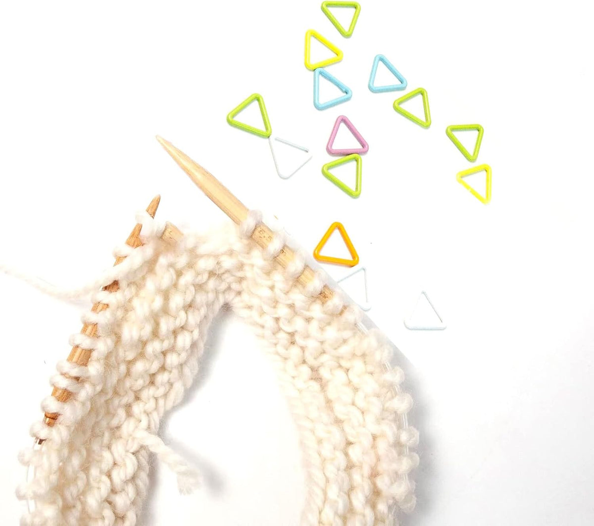 Wonafa 30Pcs Metal Stitch Markers,Triangle Knitting Markers