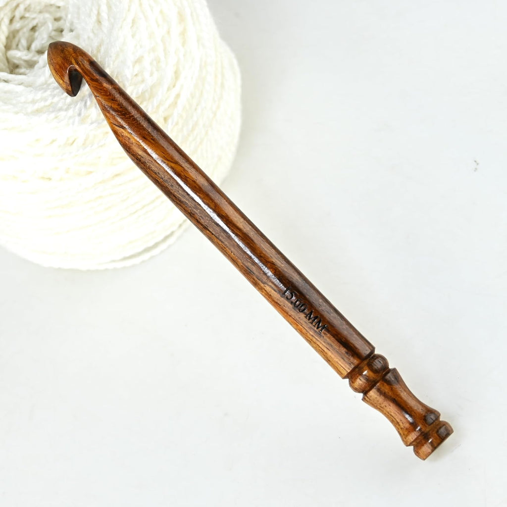 Wooden Jumbo Crochet Hook Set (15mm, 20mm, 25mm, 30mm) – Ergonomic