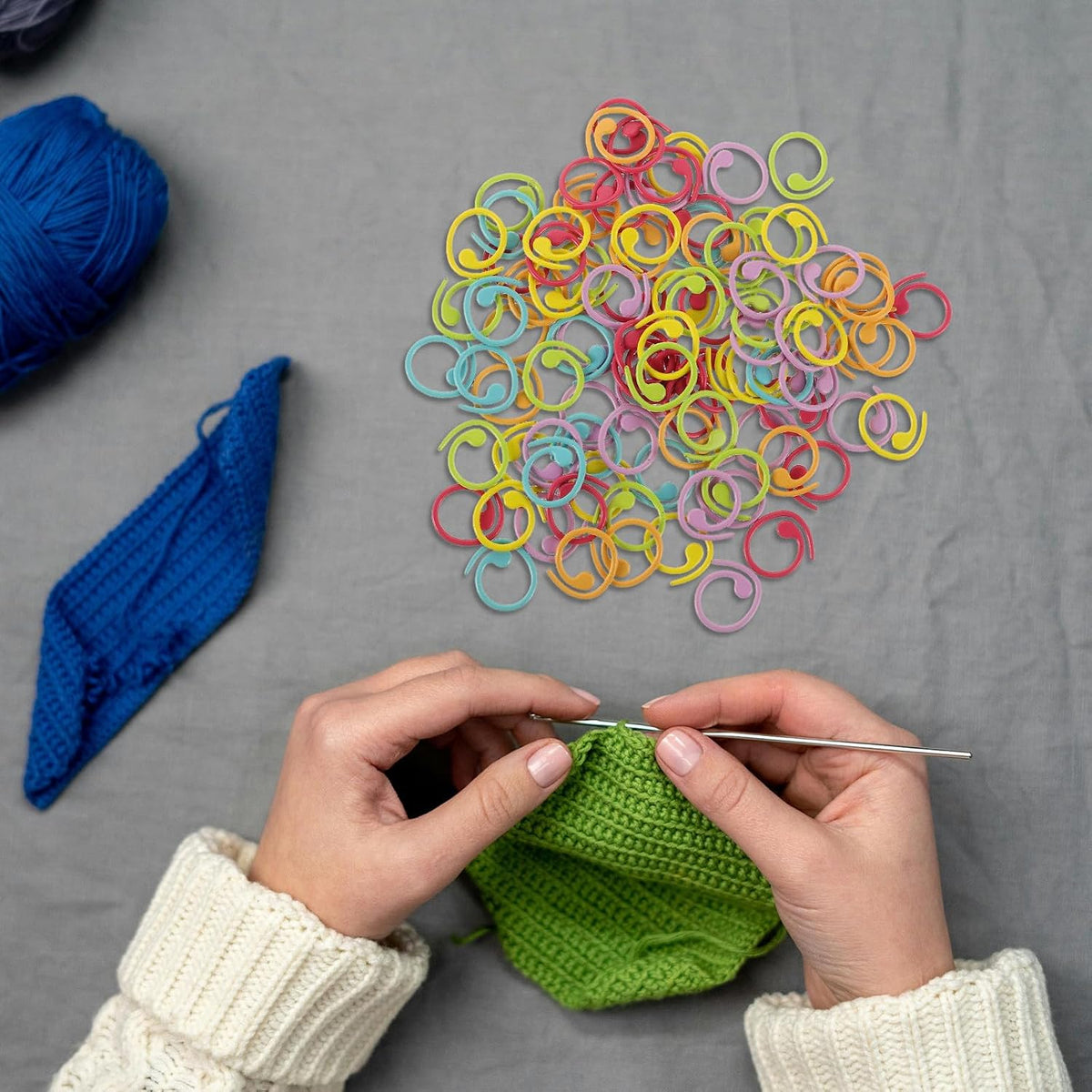 100 Piece Colorful Metal Locking Stitch Markers for Knitting