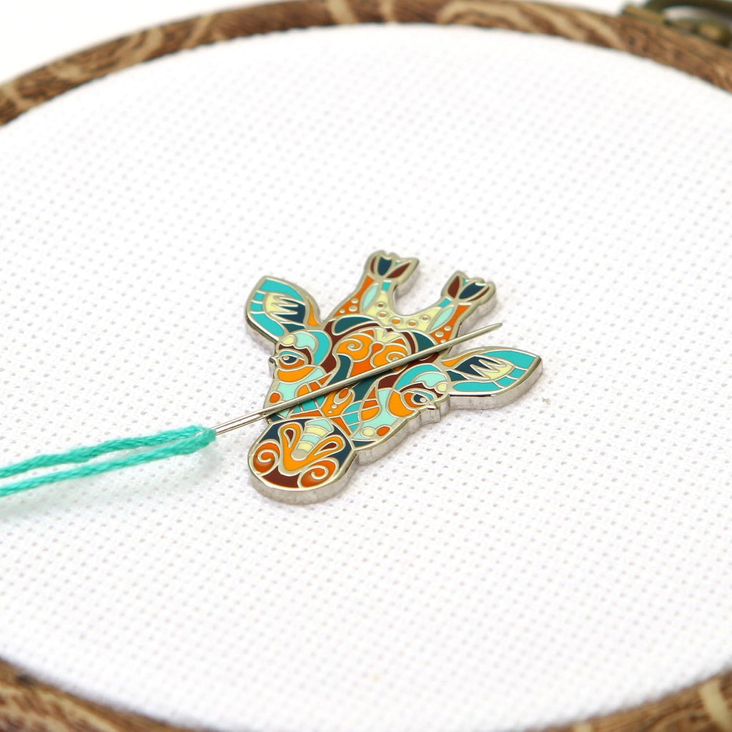 Awesome Pattern Studio Needle Minder Set – Mandala Giraffe Magnetic