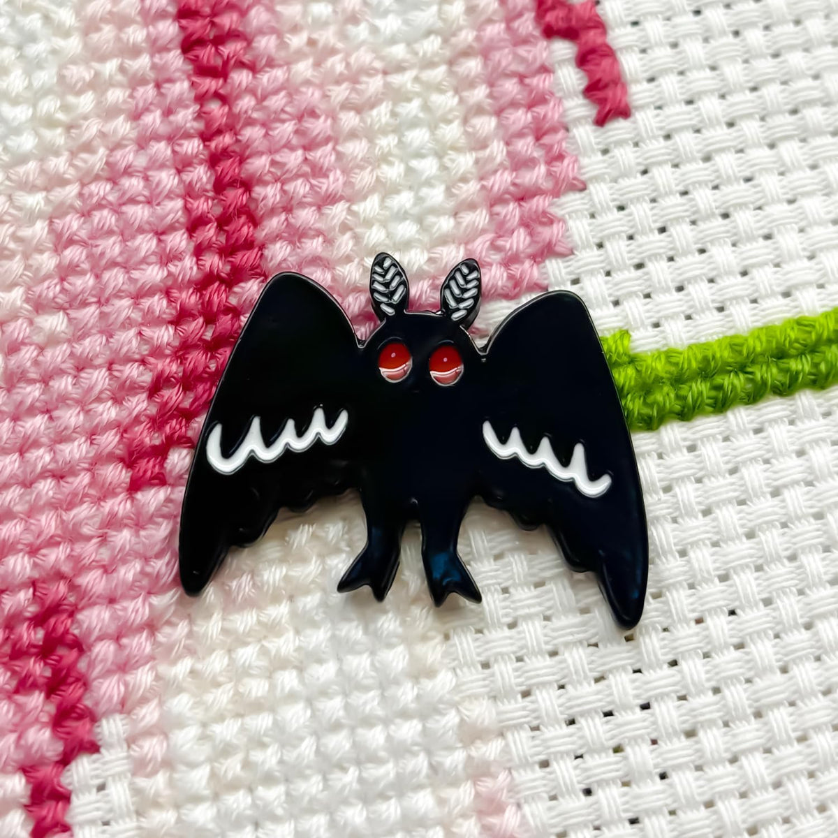 Needle Minder for Keeping Sewing & Embroidery Needles – Magnetic