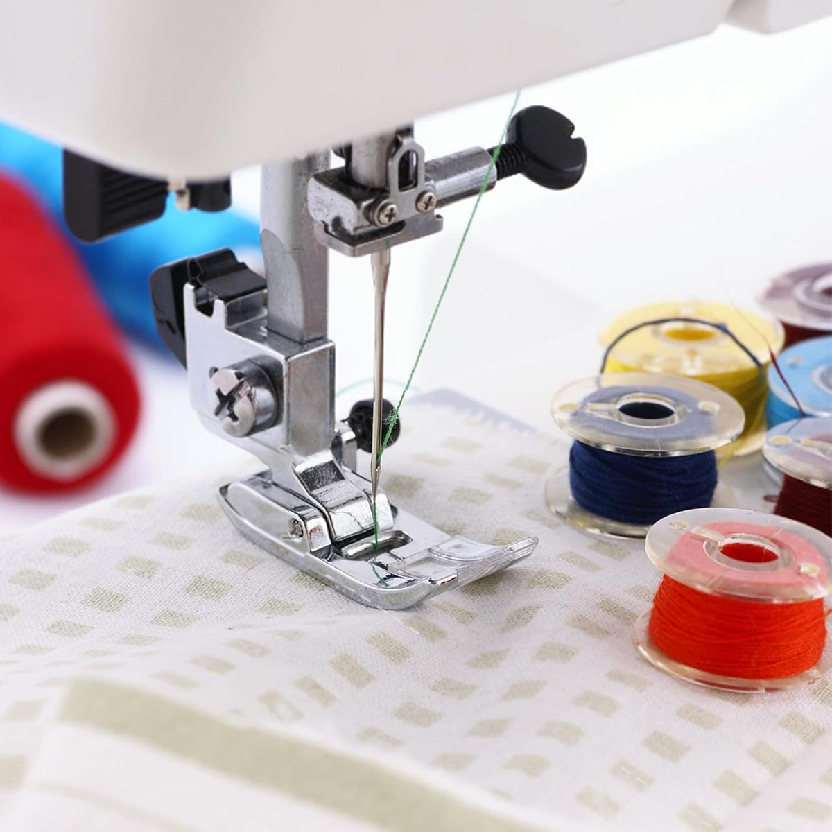Plastic Thread Bobbin Organizer Case with 25 Compartments