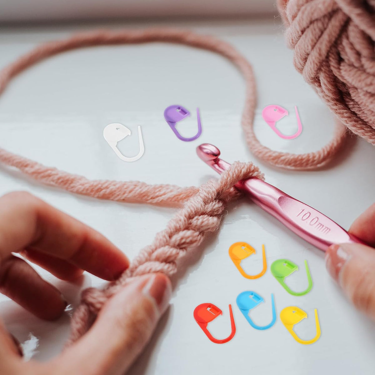 NUOBESTY 1 Box Colored Plastic Stitch Markers, Compact Set