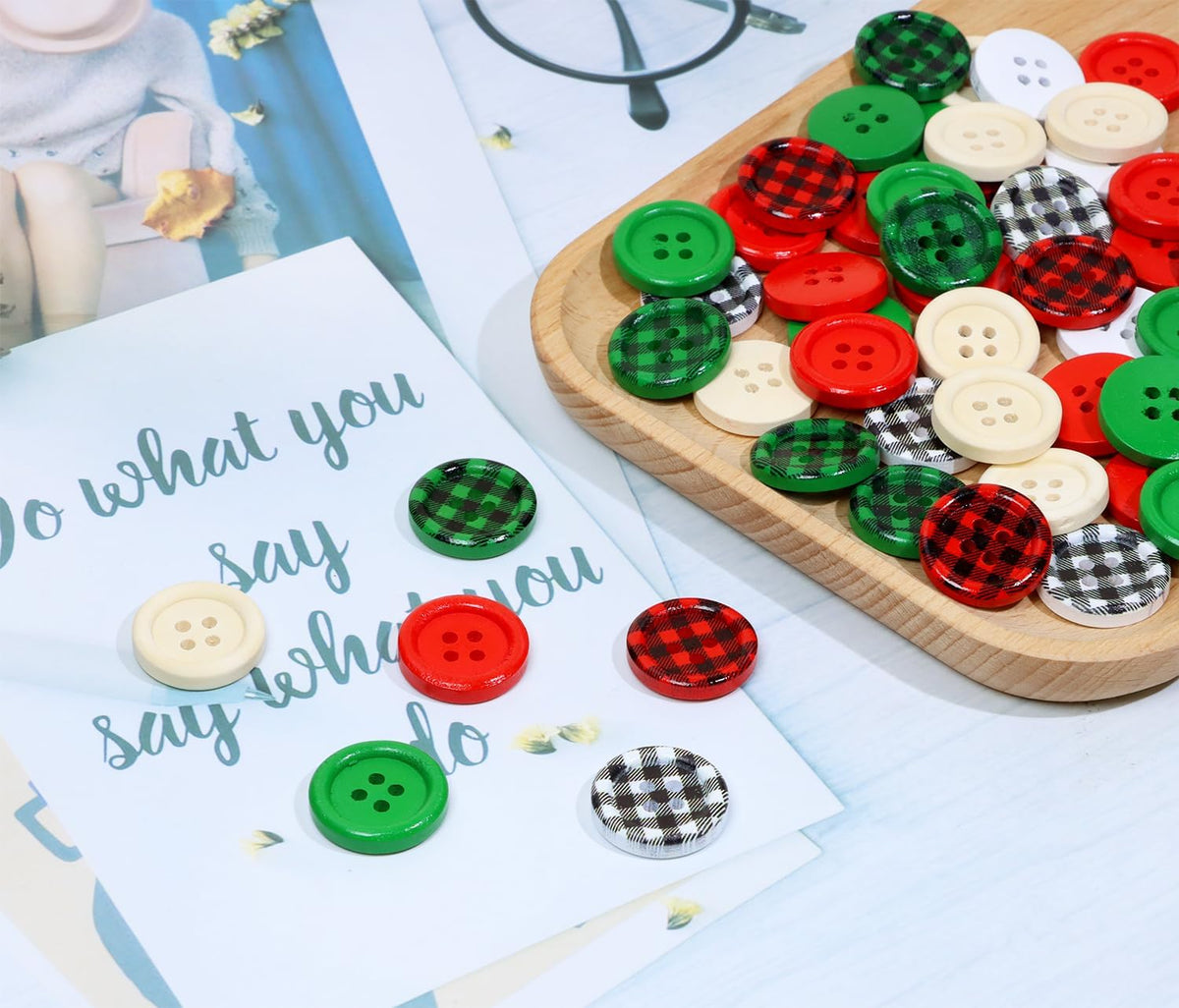 Christmas Wooden Buttons 60Pcs 4 Holes Buffalo Plaid Red Green White