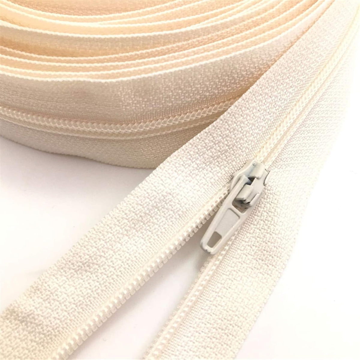 Lueao Cqinju-Sewing Zippers 3# Off White Nylon Coil Zippers By Yard