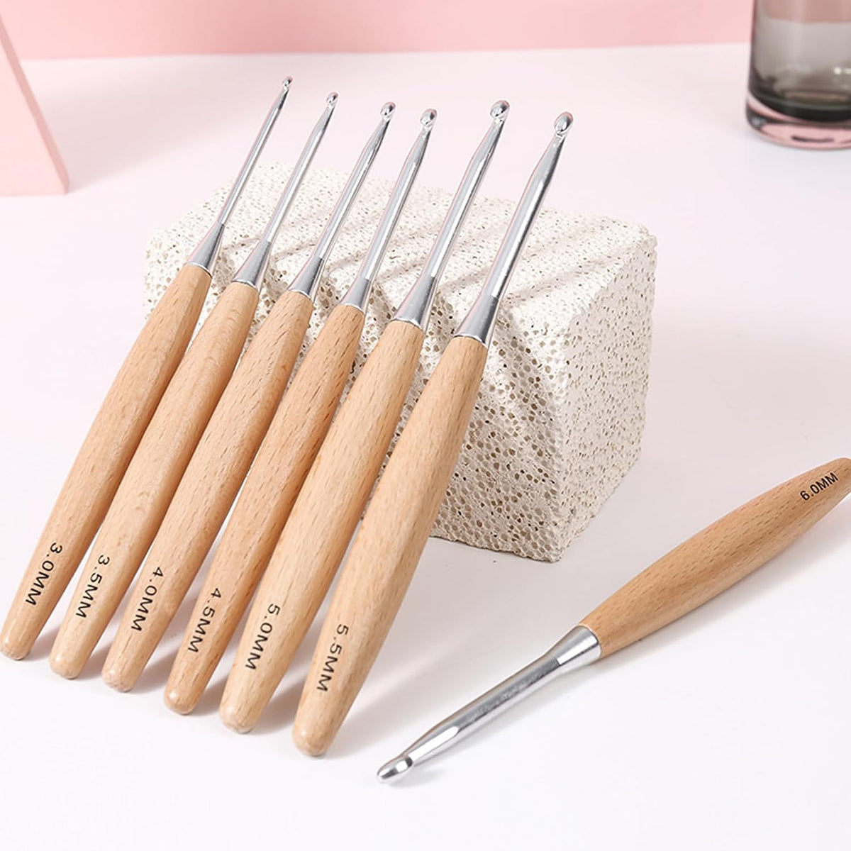 BsHooker Beech Wood Handle Crochet Hooks,5mm Ergonomic Crochet Hooks