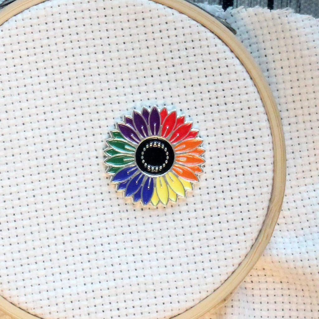 Rainbow Daisy with Black Center Magnetic Enamel Needle Minder