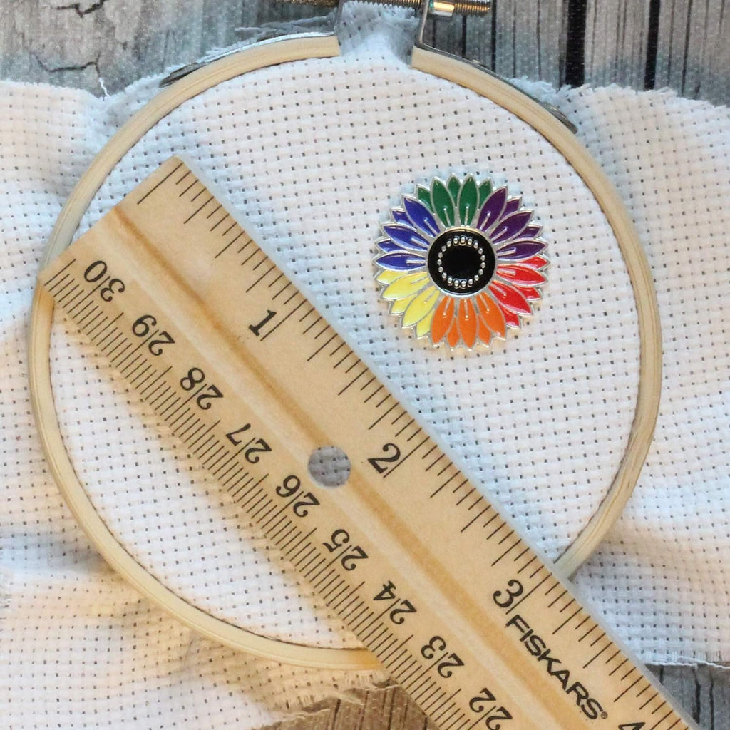 Rainbow Daisy with Black Center Magnetic Enamel Needle Minder