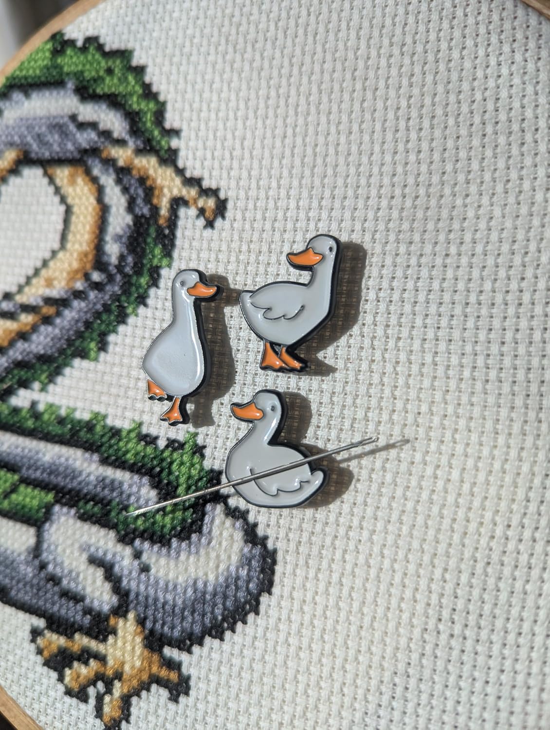 Ducks Miniature Magnetic Needle Minder Set