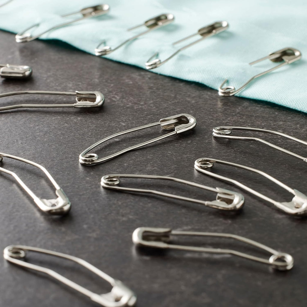Loops & Threads 1.5" Curved Safety Pins, 12 Packs: 40 ct. (480 Total)