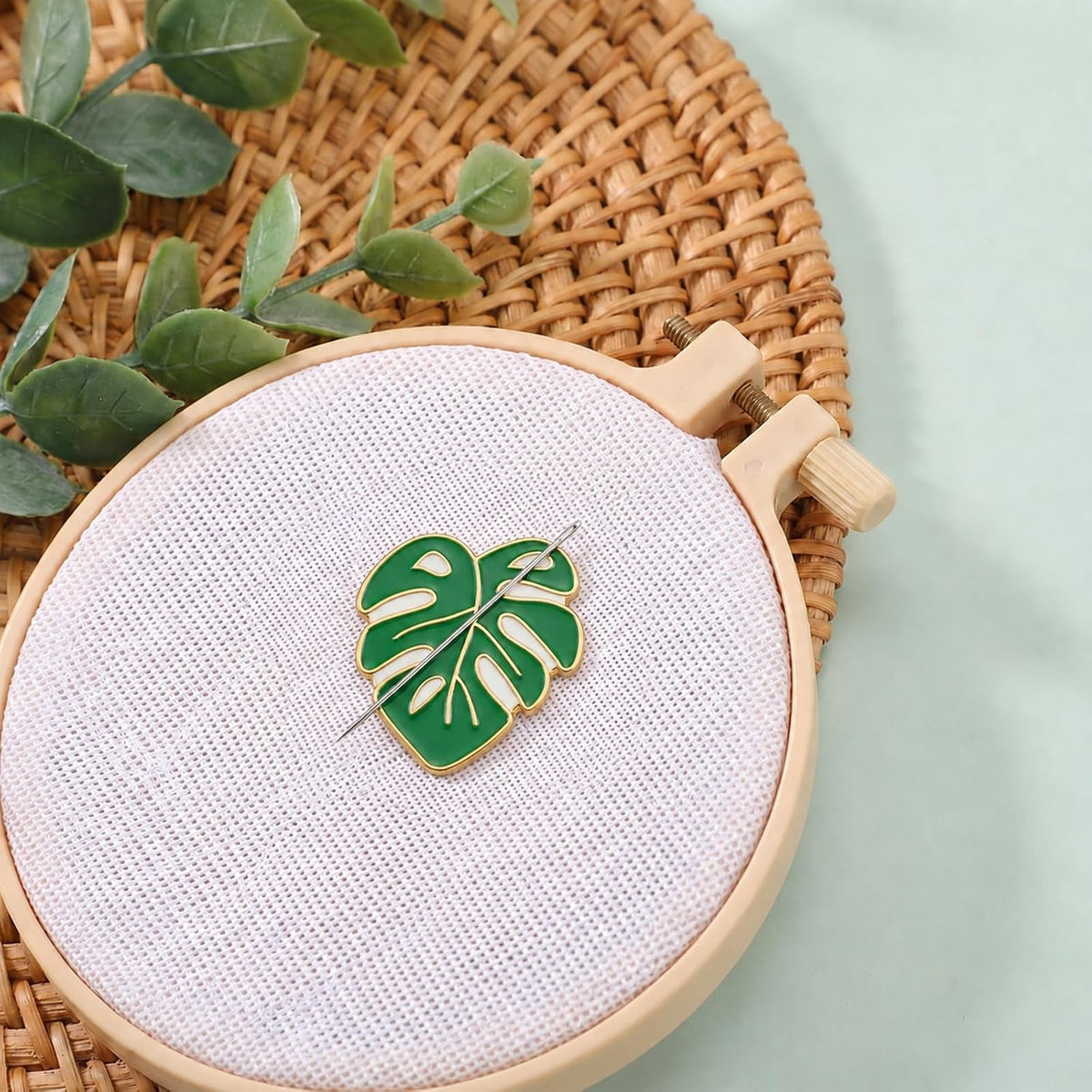 Lnidpd Funny Magnetic Needle Minder Cute Cross Stitch Nanny Needle