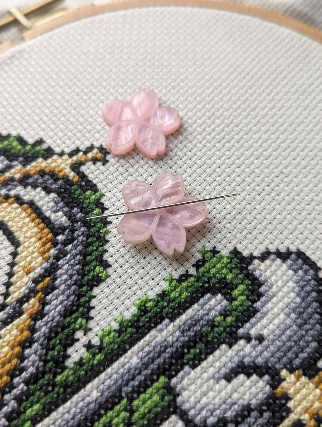 Sakura Blossoms Magnetic Needle Minder Set