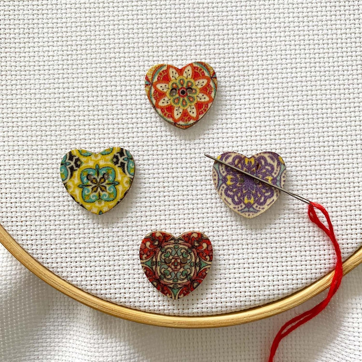 DPXWCCH 4 Pieces Heart Floral Needle Minders for Cross Stitch Wooden