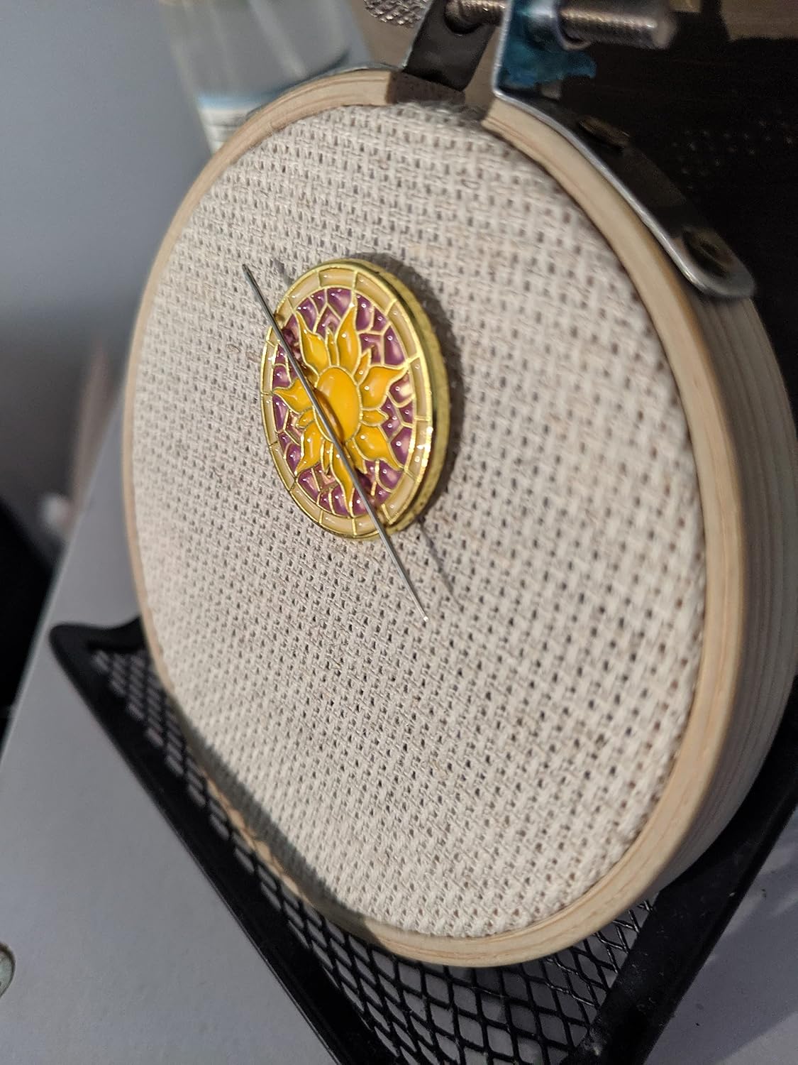 Sundrop Flower Needle Minder