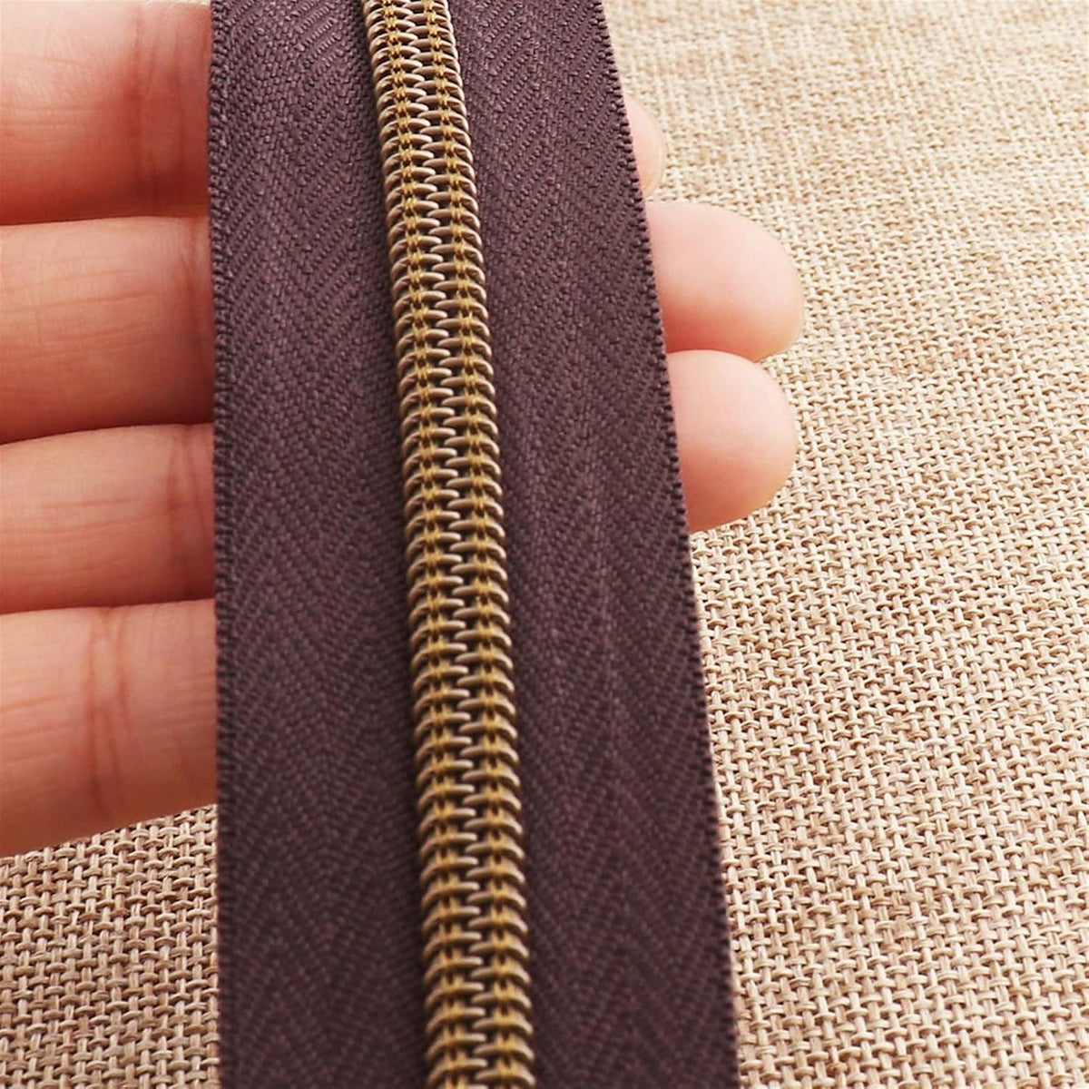 Lueao Cqinju-Sewing Zippers 5# 5-10 Yards White/Purple/Black/Brown