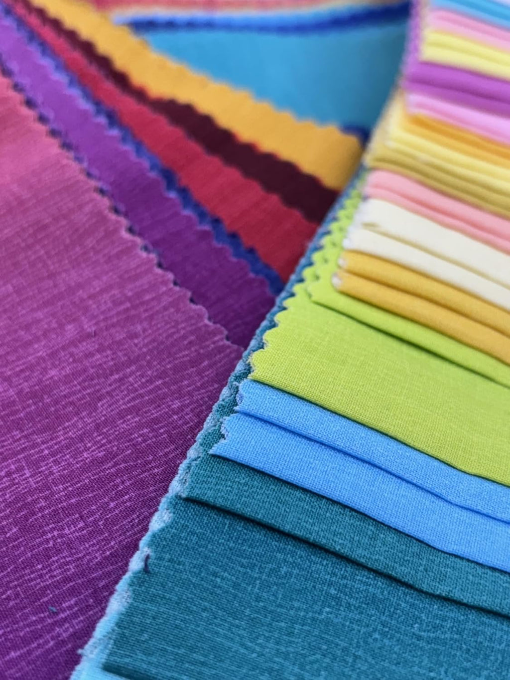 Maywood Studio Gelato Pairs Jelly Roll, 40 Strips, 2.5 Inch Ombre