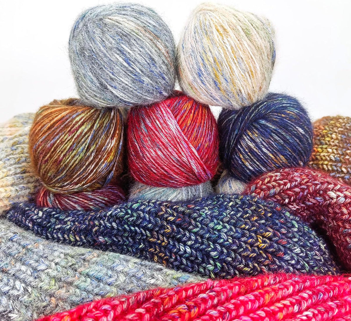 Luxury Variegated Wool Blended Yarn, 60% Polyester 20% Acrylic 10%