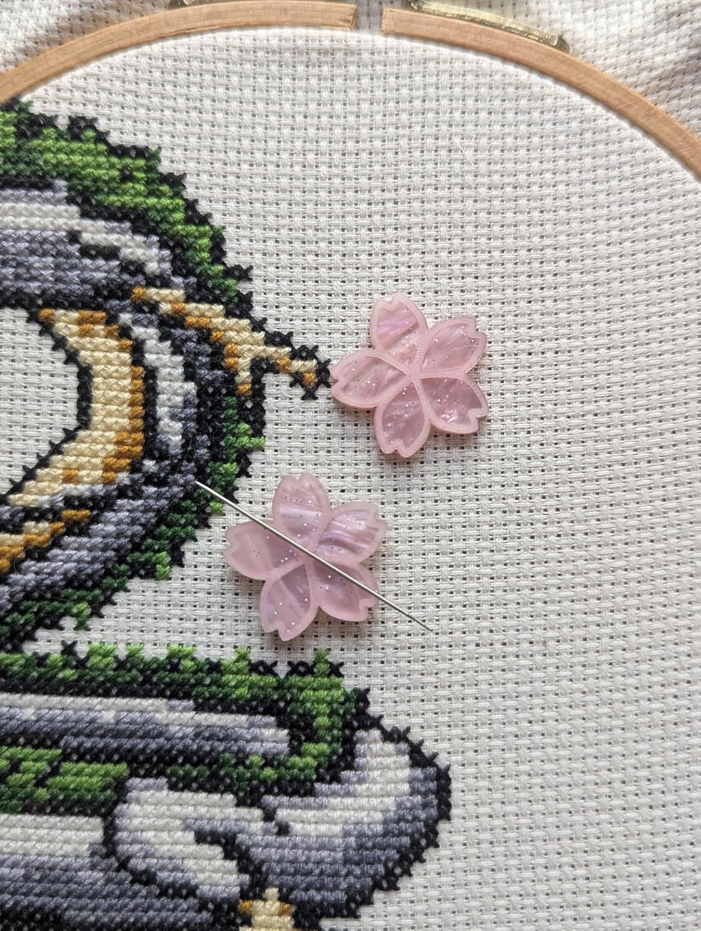 Sakura Blossoms Magnetic Needle Minder Set