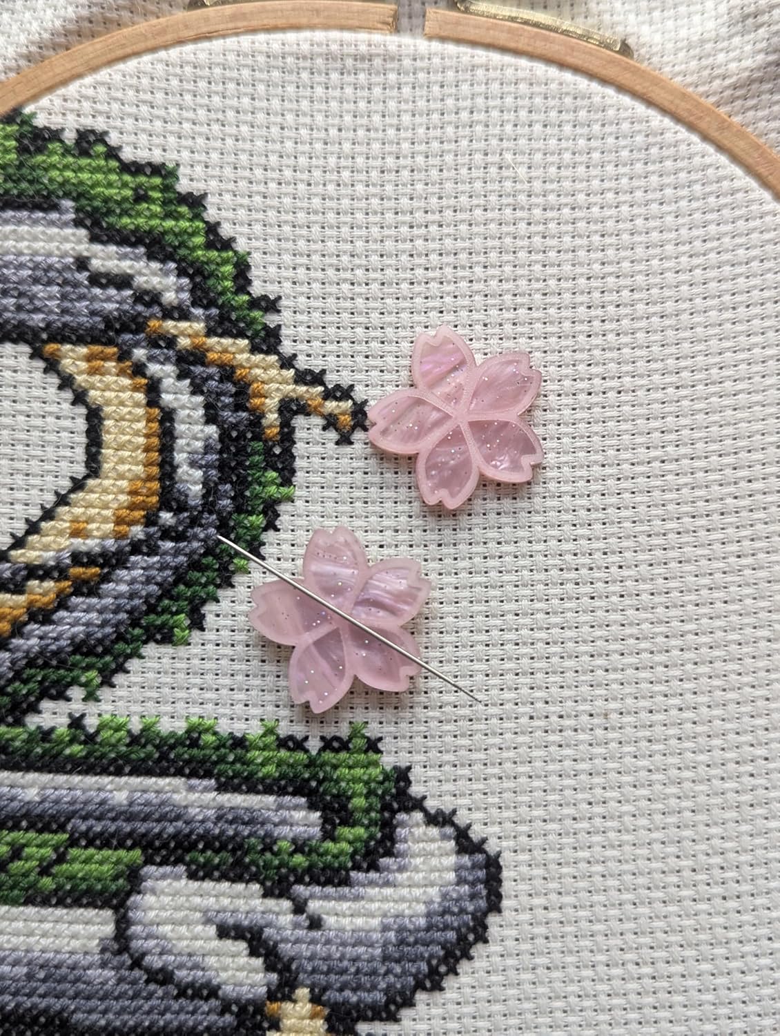 Sakura Blossoms Magnetic Needle Minder Set