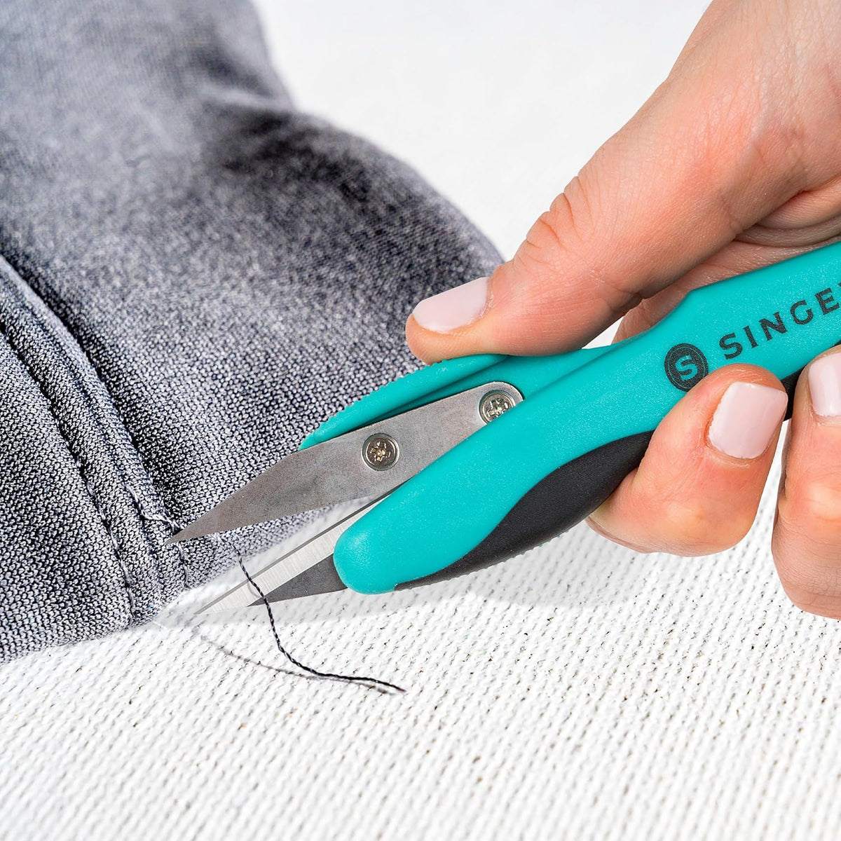 SINGER ProSeriesTM 5" Thread Snips, Comfort Grip, Sewing & Yarn Cutter