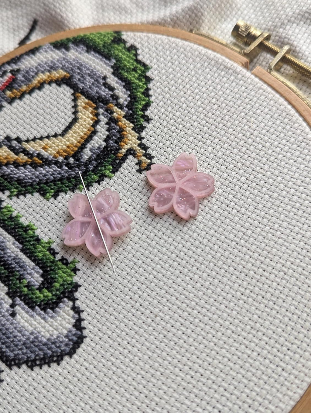 Sakura Blossoms Magnetic Needle Minder Set